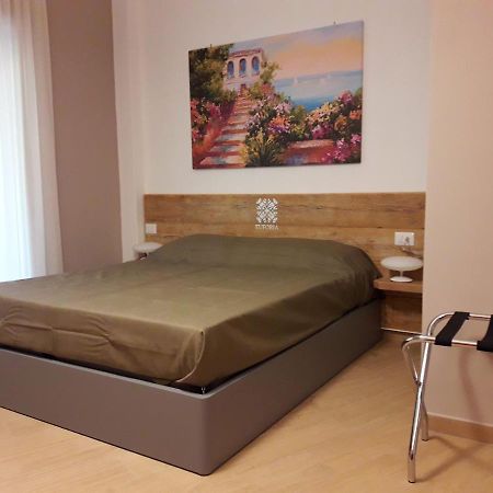 לינה וארוחת בוקר Euforia Napoli - Tre Sedi - Three Locations מראה חיצוני תמונה