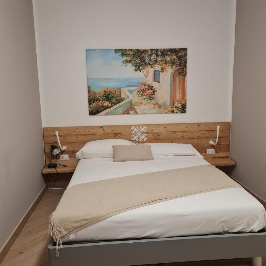 לינה וארוחת בוקר Euforia Napoli - Tre Sedi - Three Locations חדר תמונה